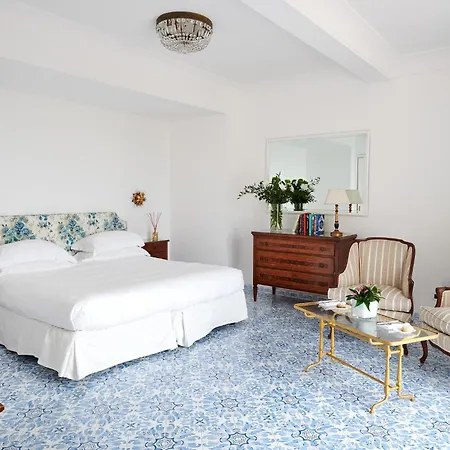 Hotell Scalinatella 5*